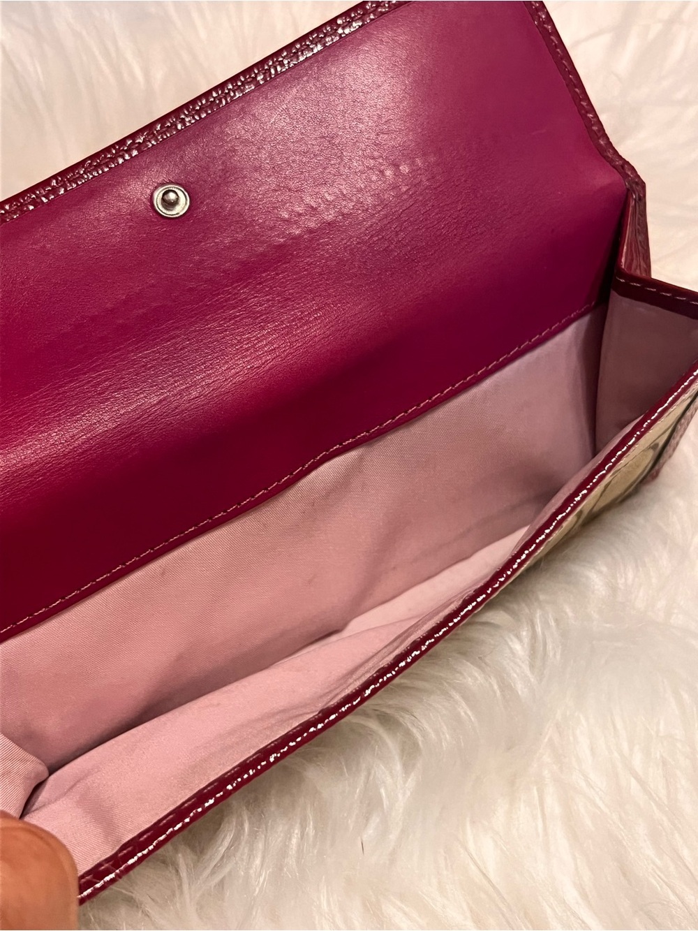 Coach Beige Signature Canvas Wallet with Red Patent Trim - Picture 8 of 12